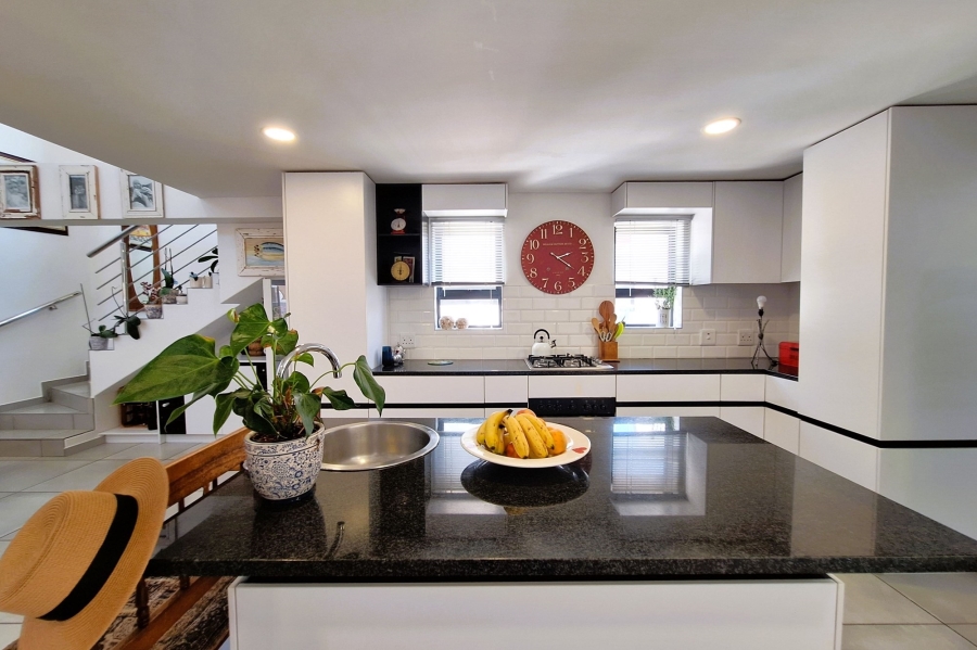 3 Bedroom Property for Sale in Sandy Point Western Cape